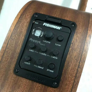 Alternative view of REQUINTO ELECTROACUSTICO EN PINO CIPRES CON MICROFONO FISHMAN PSY301