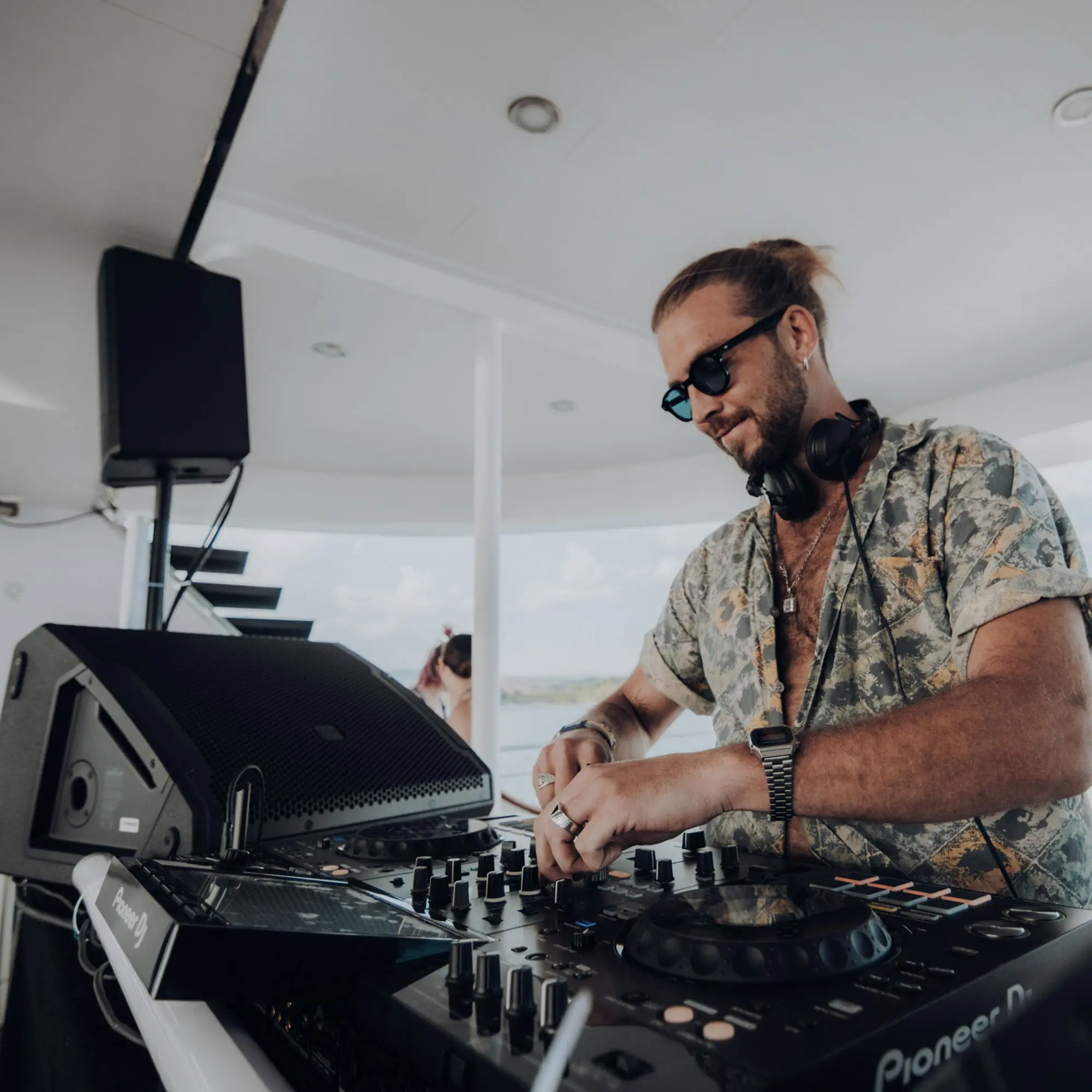 SISTEMA 2.1 ACTIVO LD SYSTEMS DAVE 18 G4X CON SUBWOOFER DE 18" Y DOS CABINAS DE 8" - Imagen 17