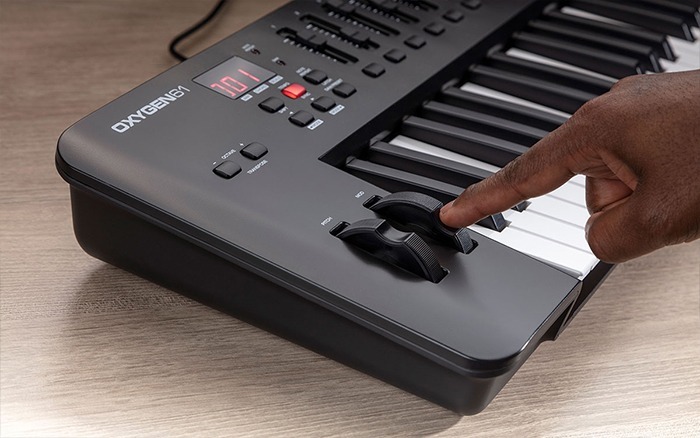 CONTROLADOR MIDI M AUDIO OXYGEN 61 MKV DE 61 TECLAS - Imagen 6
