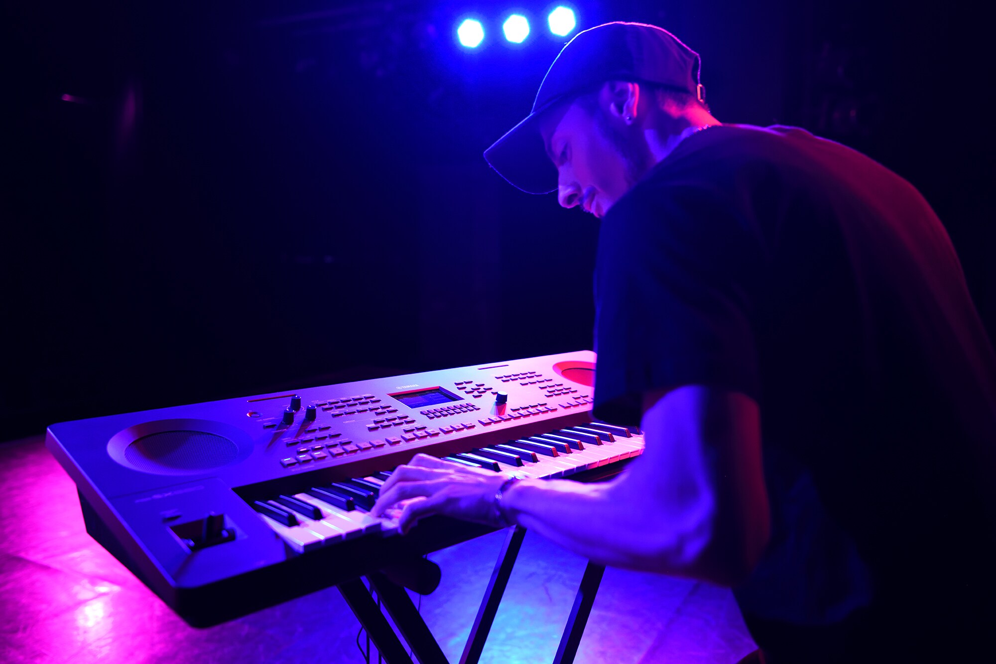 TECLADO YAMAHA PSR SX620 - Imagen 13